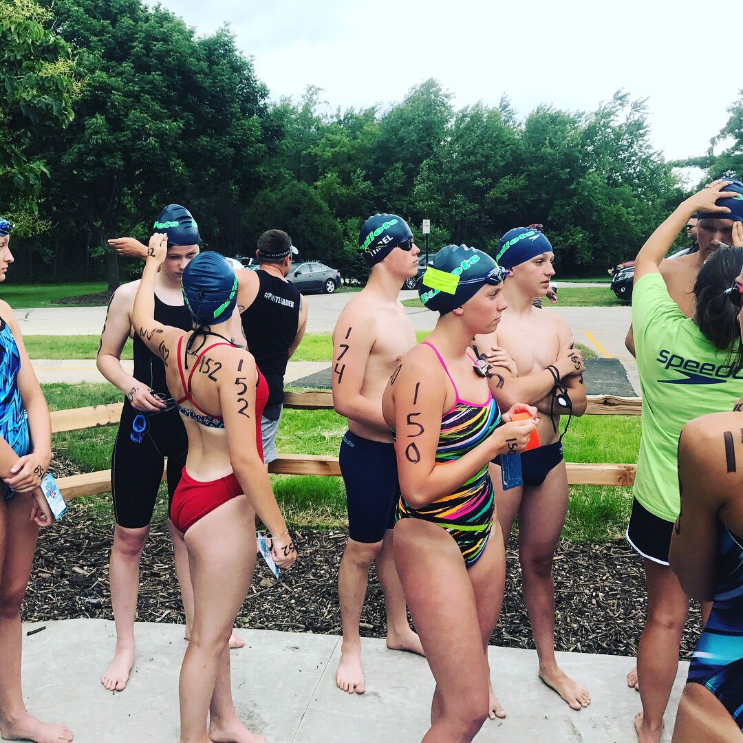 AcademyBullets's tweet photo. Ready to go! @ILSwimming #OWState https://t.co/lPfc8YdAFL