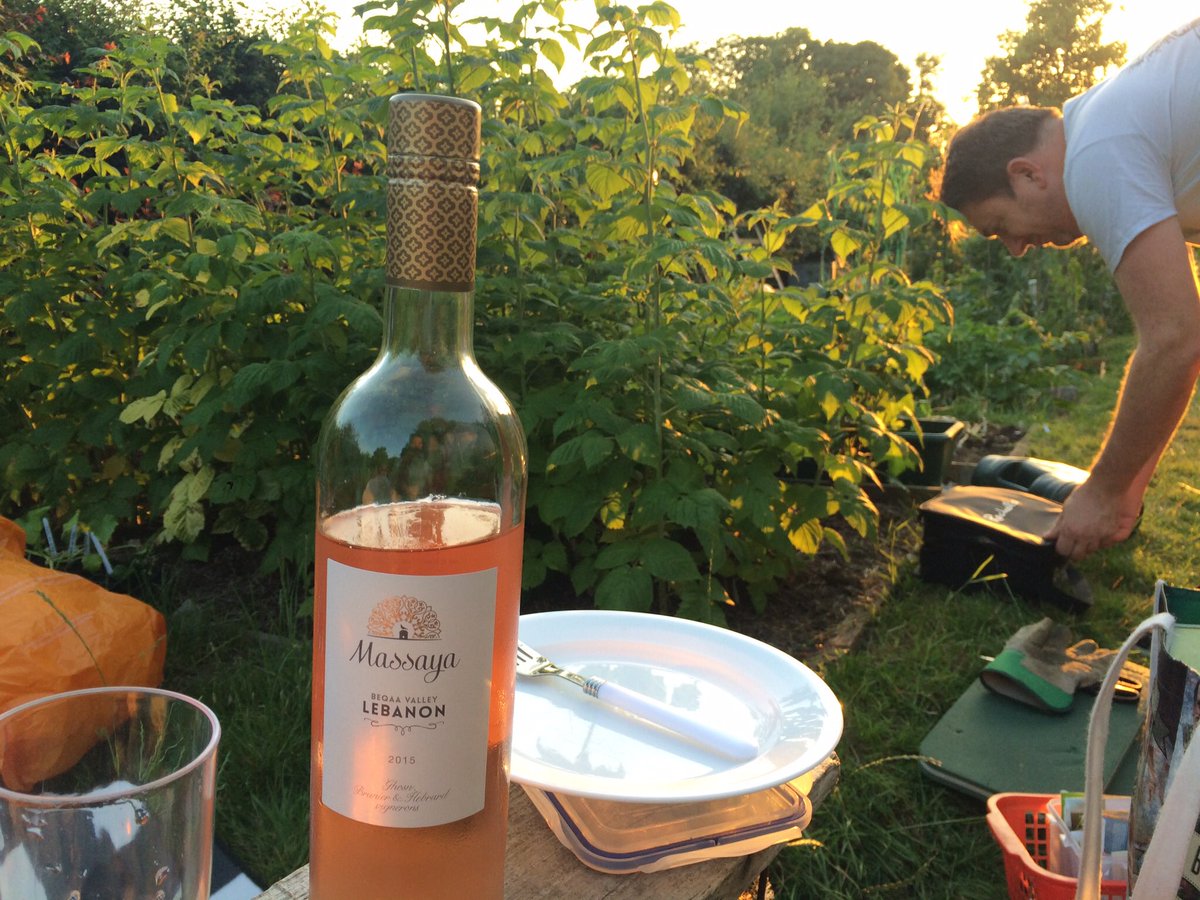 cheeseexplorer's tweet photo. Perfect barbecue weather and wine last week from @massayalebanon @ThormanHunt bring back the sun! #THcompetition https://t.co/jBkqe1ZIjL