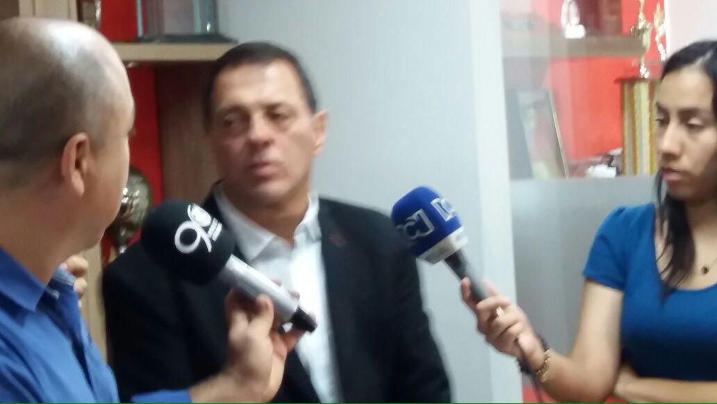 DeporteTotalFM's tweet image. Estamos felices por la desicion del Alcalde de abrir las puertas del estadio, Tulio Gomez Presidente de @AmericadeCali.