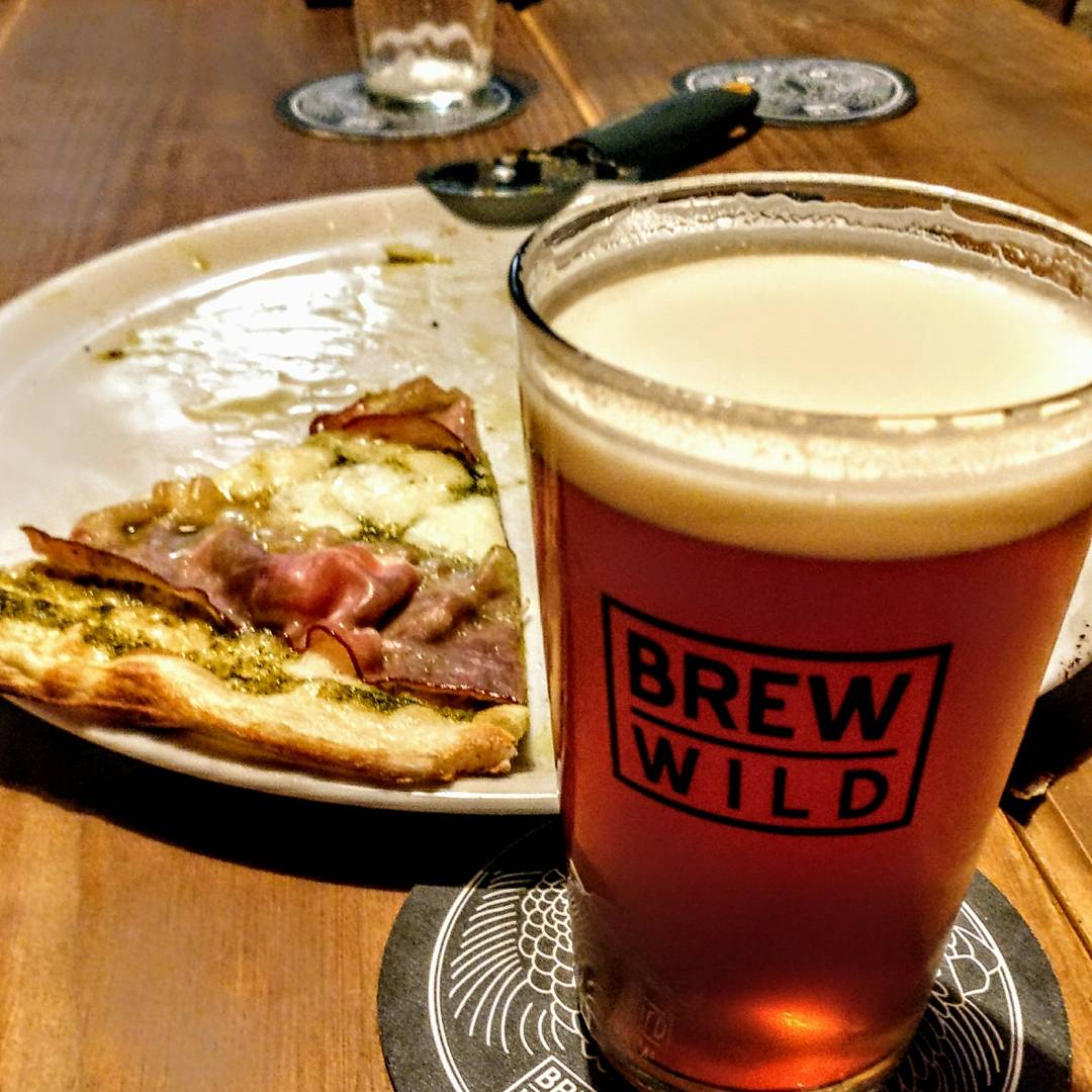 Primera visita al @brewildpizzabar disfrutando de varias #CraftBeer de <a href="/LaQuinceBrewery/">La Quince Brew Wild</a> y alguna pizza muy fina y espectacular. CHEERS!
