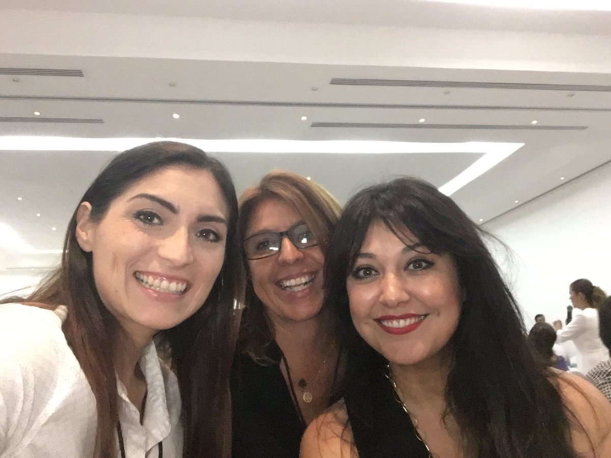 AmyQm's tweet photo. Con @MarcelaMexia en el 2do encuentro de negocios de @FEMATURQROO en #IslaCozumel 🤗🙌🏻 #EndoMKT https://t.co/KAZIGZIuJc
