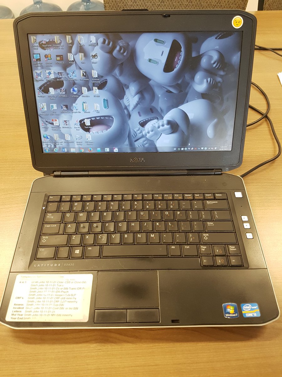kimsiwak's tweet image. Goodbye old work laptop! We had a good three years! #newlaptophereIcome #somuchlighter 😃 #CSS_JMK
