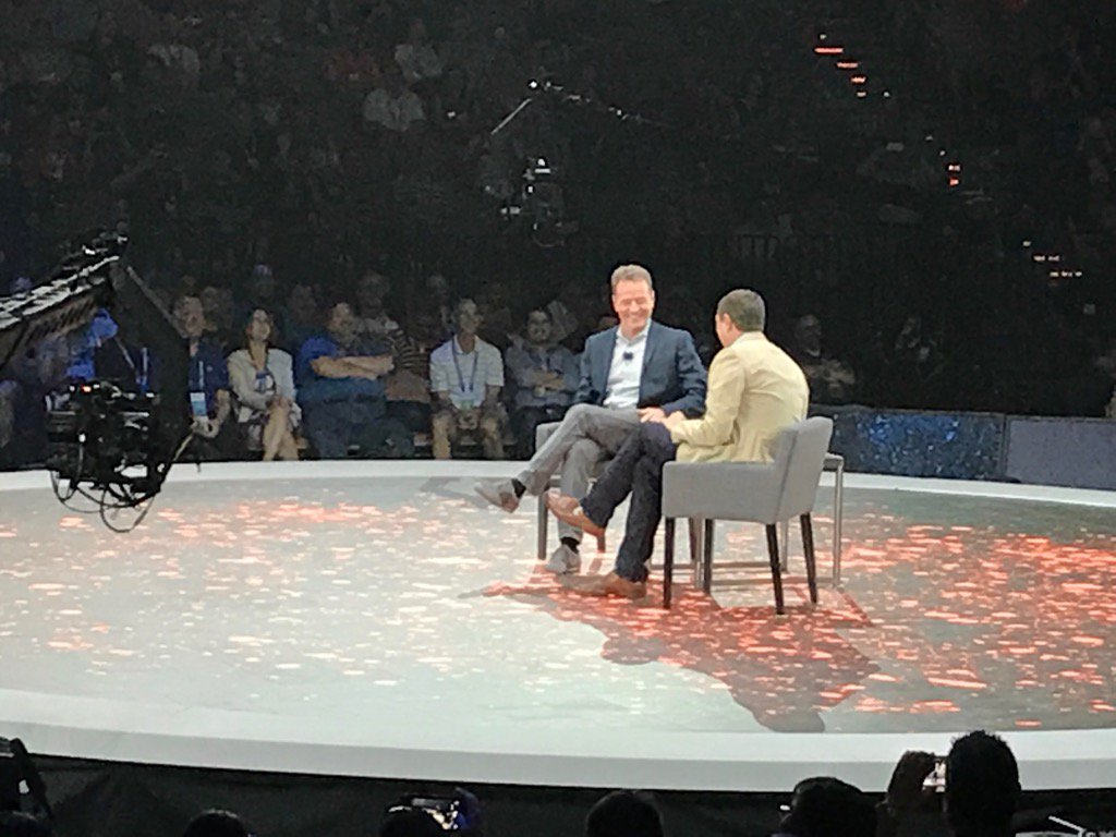 greenemj50's tweet photo. Chuck Robbins and the Blue Collar Chicken Killer #BCCK #CLUS #ciscolive https://t.co/DTD4VO2vM3