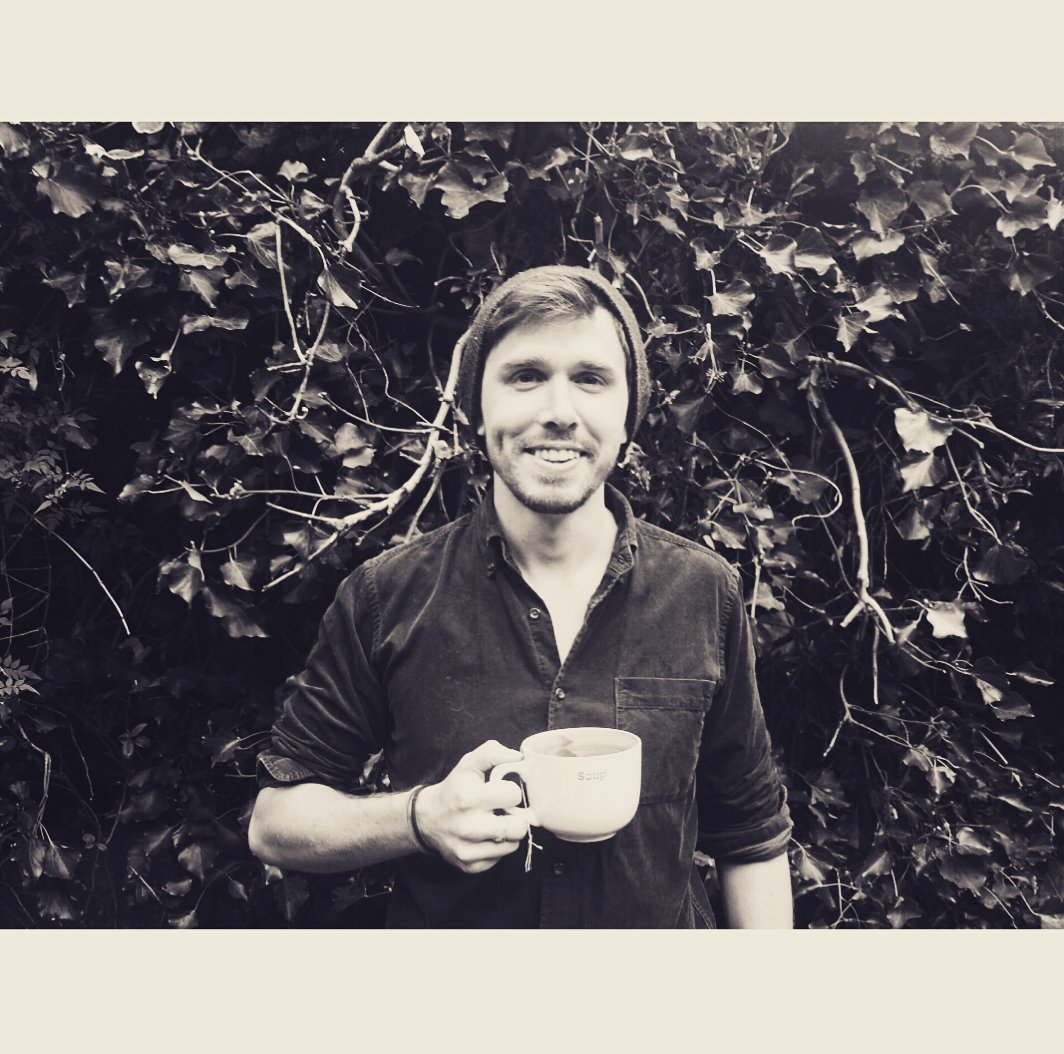 Feather's Chase has hit 1/4 million streams on <a href="/Spotify/">Spotify</a>. 👊 to <a href="/Starbucks/">Starbucks</a> for playlisting, <a href="/taylorswift13/">Taylor Swift</a>, &amp; everyone whos given it love.