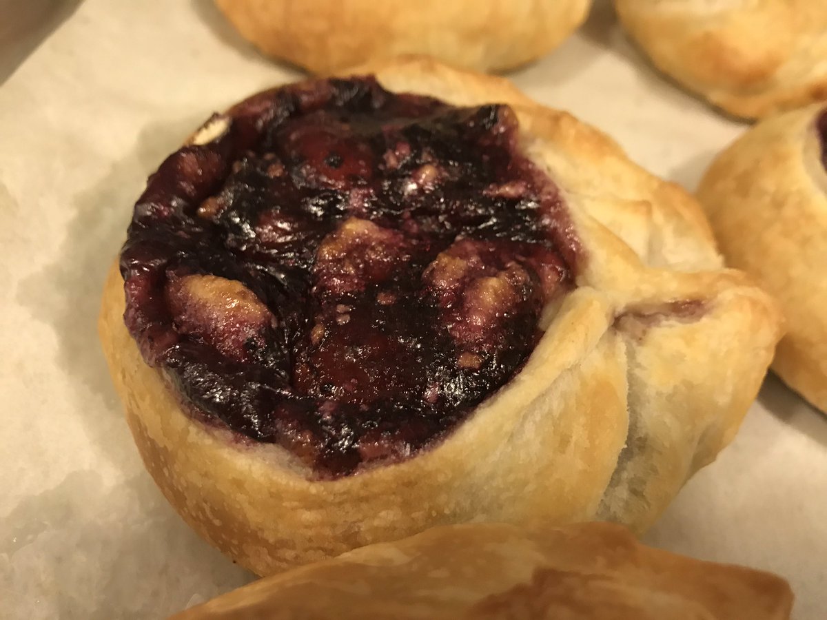 Michaels_Deli's tweet photo. It's time for everyone's favorite #game, #wtf did he knish?  1st correct answer wins 3 Krazy Knishes #contest #delilife #imhavingtoomuchfun https://t.co/T62AkWFdzD