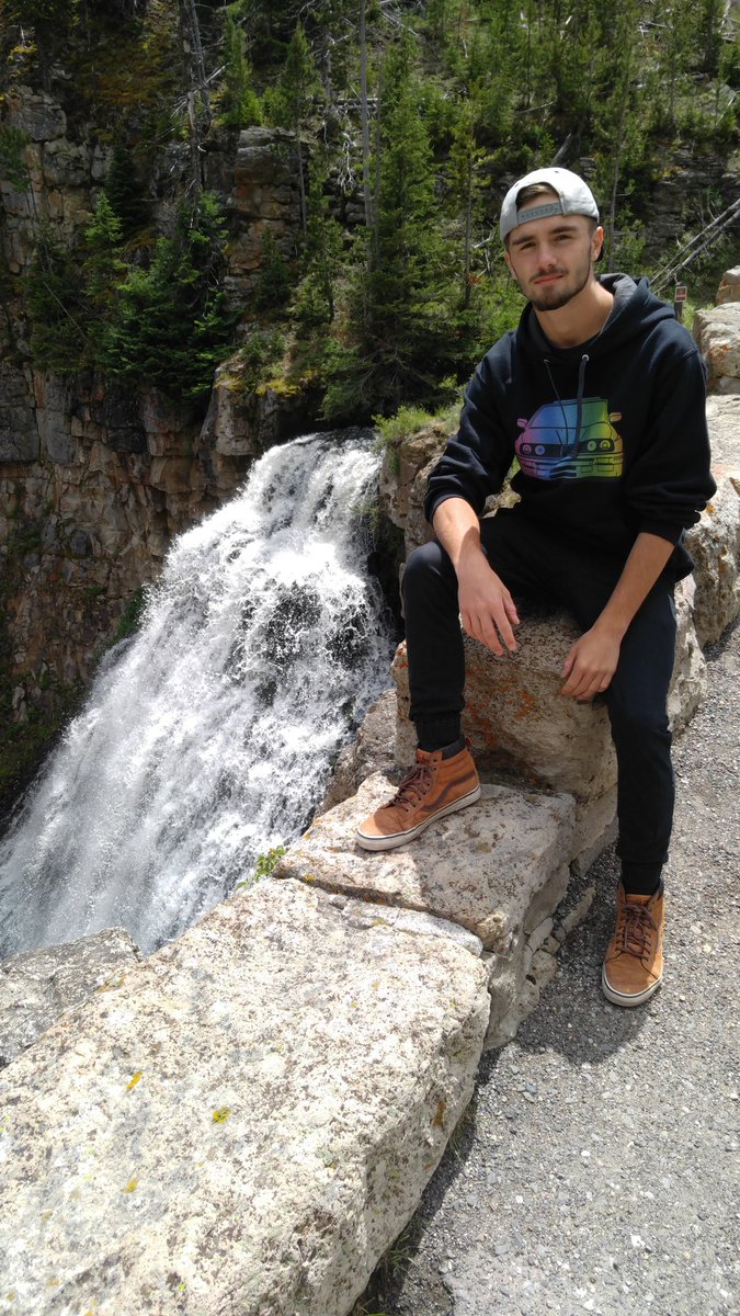 jacuculp's tweet photo. I splash on your bitch with the water. 💦💦💦 https://t.co/hO4h2Ojs8n