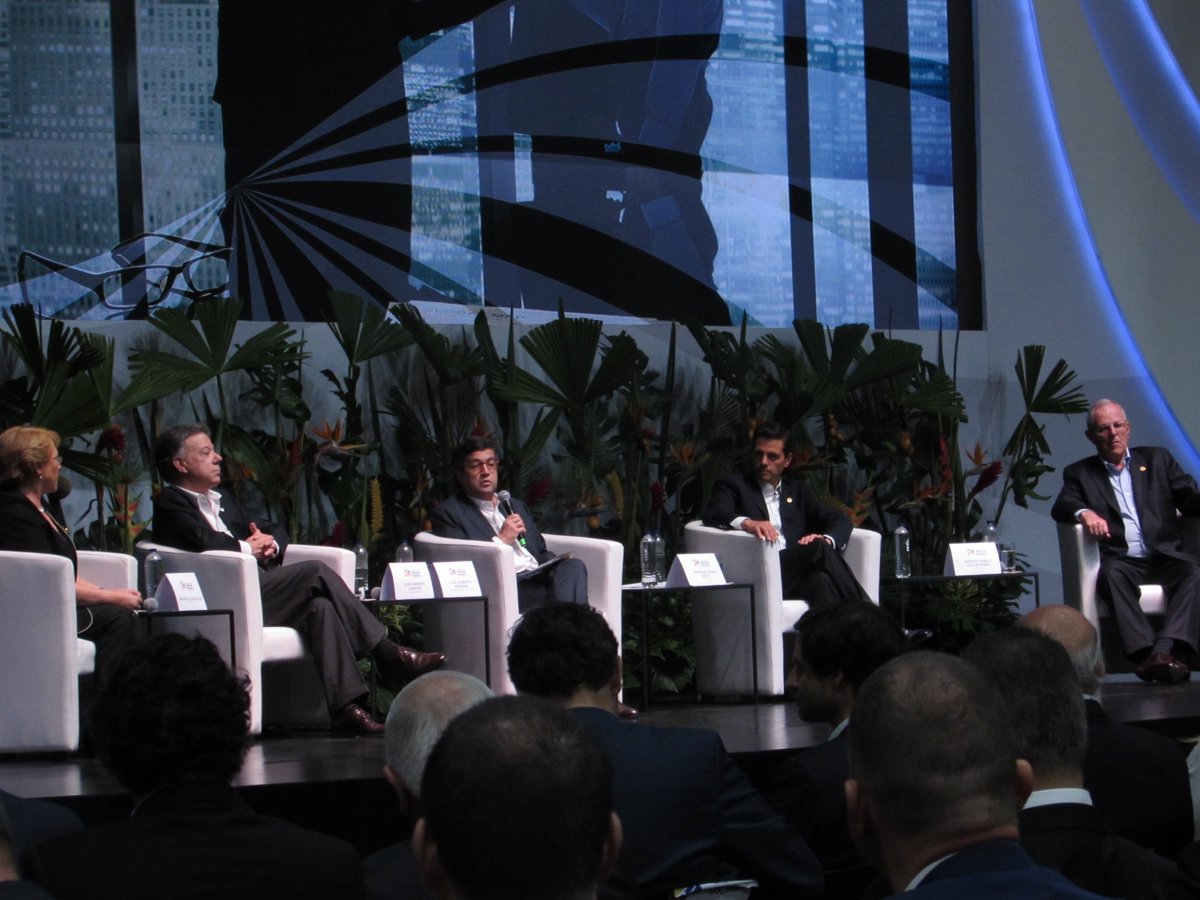 A_delPacifico's tweet photo. Presidentes de Chile, Colombia, México y Perú participan en Panel "Visión Estratégica de la Alianza del Pacífico" #IVEncuentroAP 🇨🇱🇨🇴🇲🇽🇵🇪 https://t.co/CUJYfUhIJW