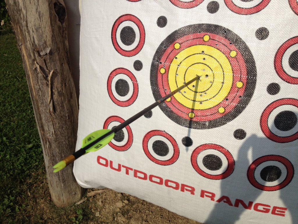 JustinMarchery's tweet photo. One last arrow to double check...80 yard mark: Check! #MathewsTrx #GoRogue #OPA #PeirceTours #BohningAirVanes #DeadCenter #TruBallAxcel https://t.co/uHbbpKKEJw