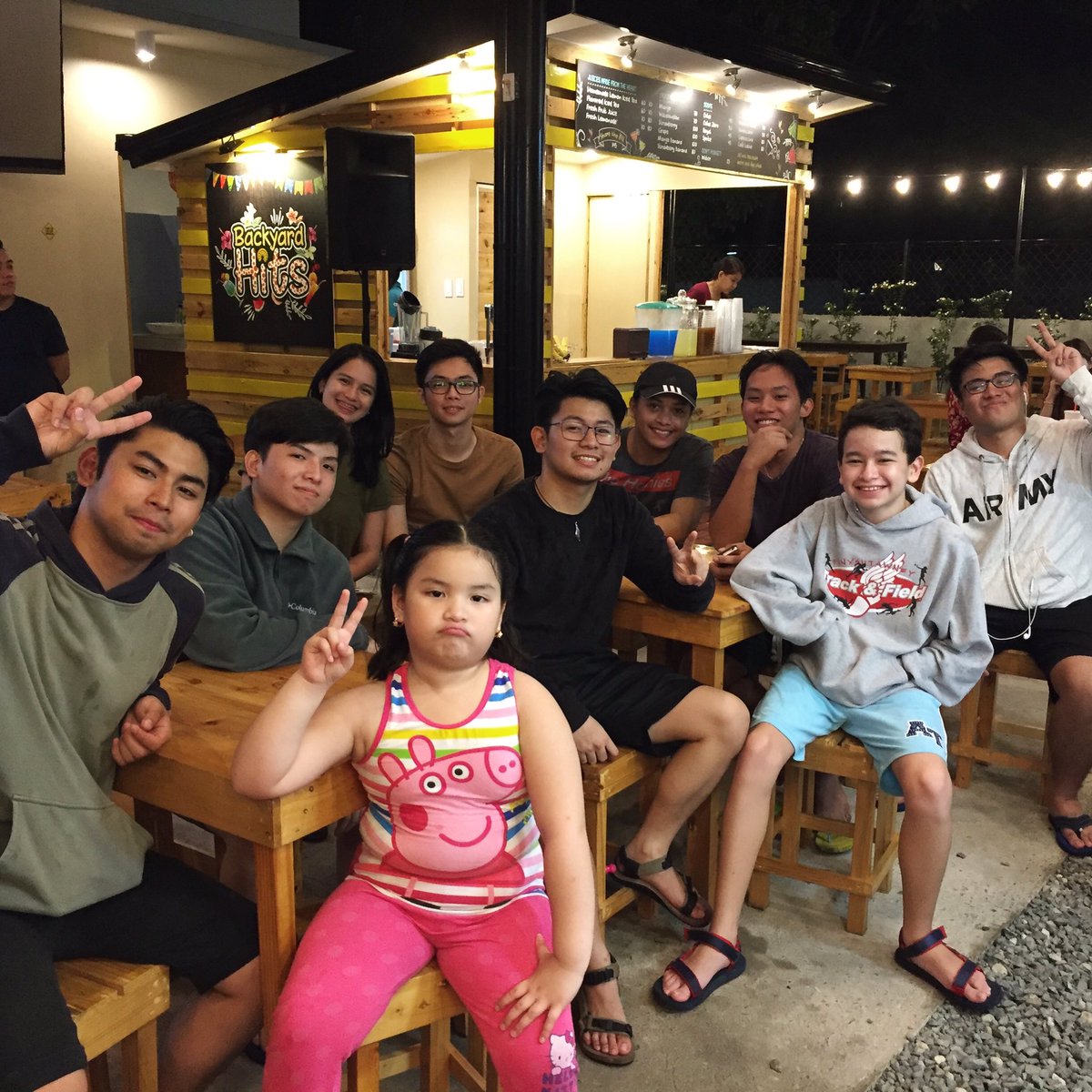 BackyardEatsPh's tweet photo. When your gang is as cool as this. Thanks for always swinging by #BackyardEats ✨ https://t.co/dB1cJf7ucf