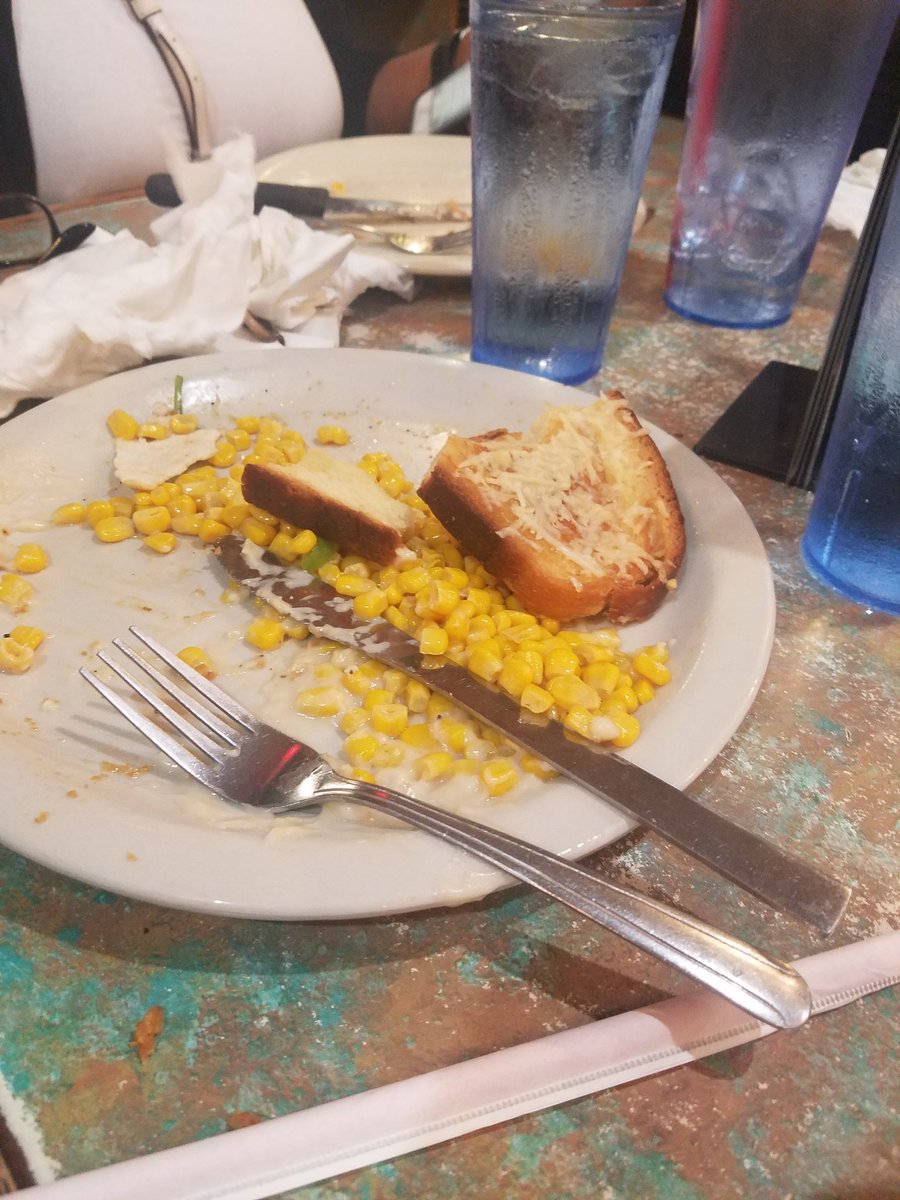 Yogabbiegab09's tweet photo. @GordonRamsay we went to a restaurant in Dallas this is supposed to be garlic bread.. 
What do you think? https://t.co/xF45ohyqku