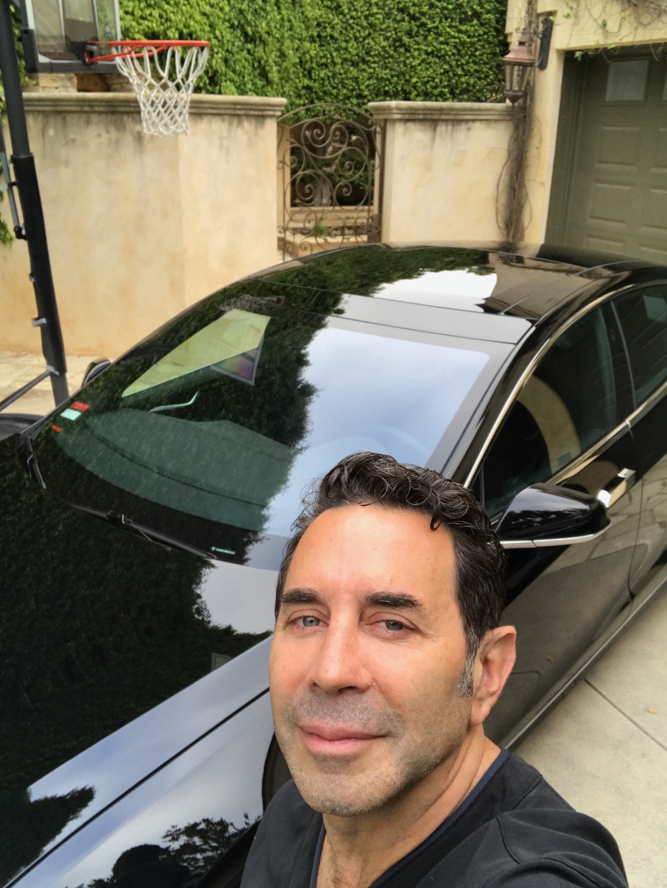 Dr. Paul Nassif - I hope everyone has a great weekend! 😎🎉