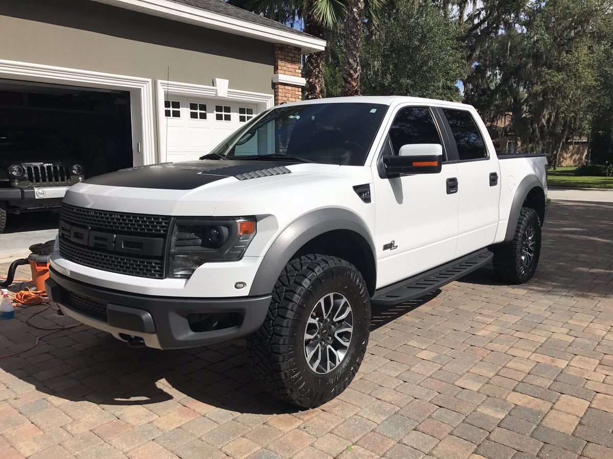 DetailingBricks's tweet photo. New regular customers Raptor complete with a full interior and exterior detail https://t.co/mtnh0lPZB5