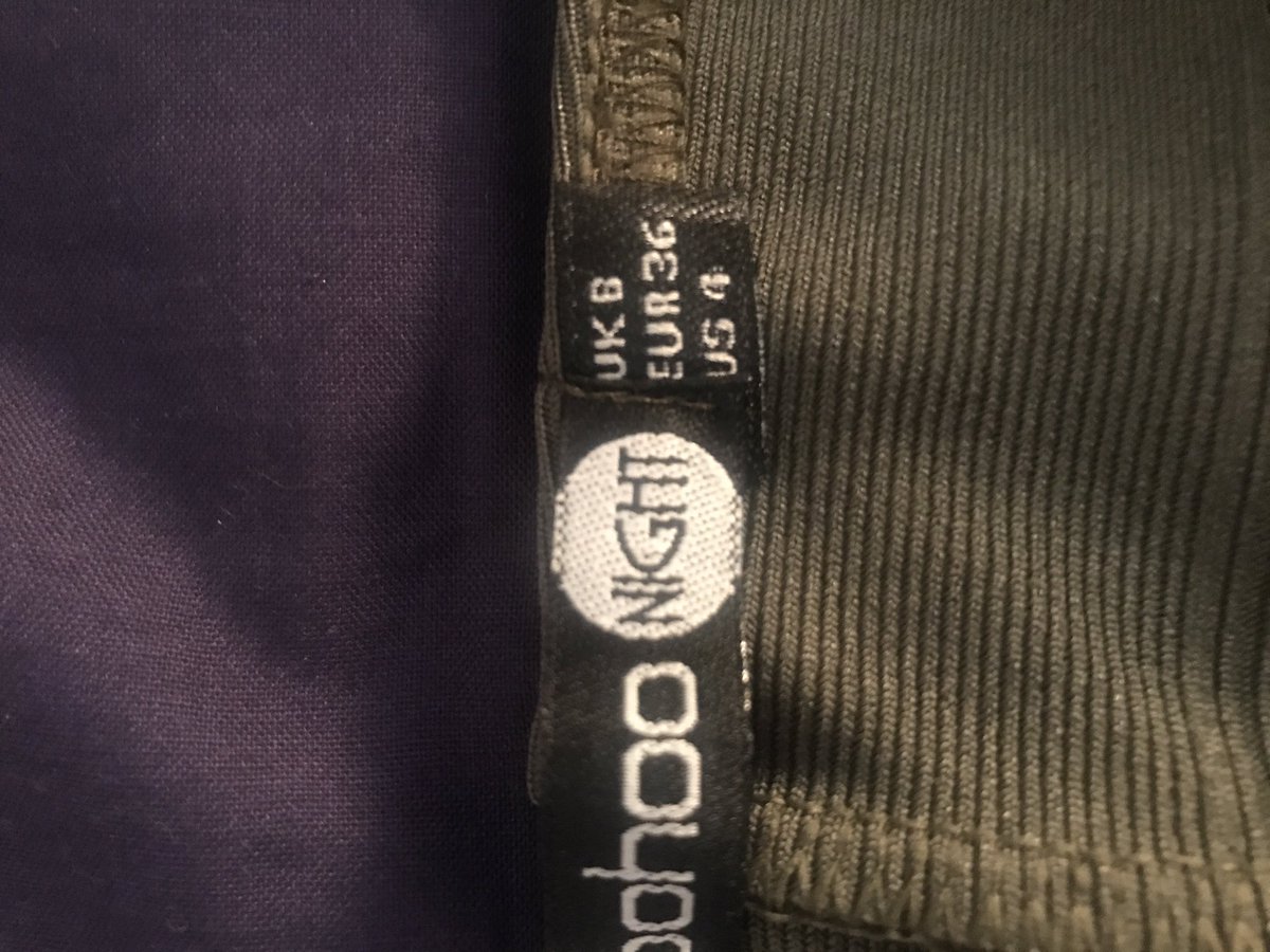 jla1416's tweet photo. @boohoo_cshelp I've received my dress but I have been given the wrong size, I ordered a 8 but have been given a 6. https://t.co/ux64rHeVjq