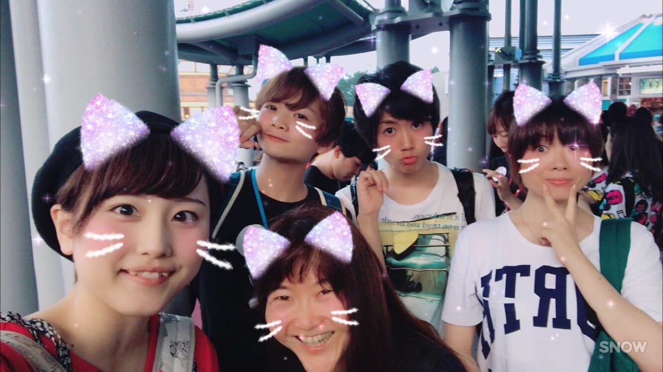 小林大紀 声優酒場メンバー In 東京ディズニーシー W 根本さんが駒ちゃんともときちさんが合流した後の写真をアップしてくださったので笑 インした時の写真とニャンコ写真をアーップ ゚ ゚ ウルトラスーパーエンジョイタイムフィーバー
