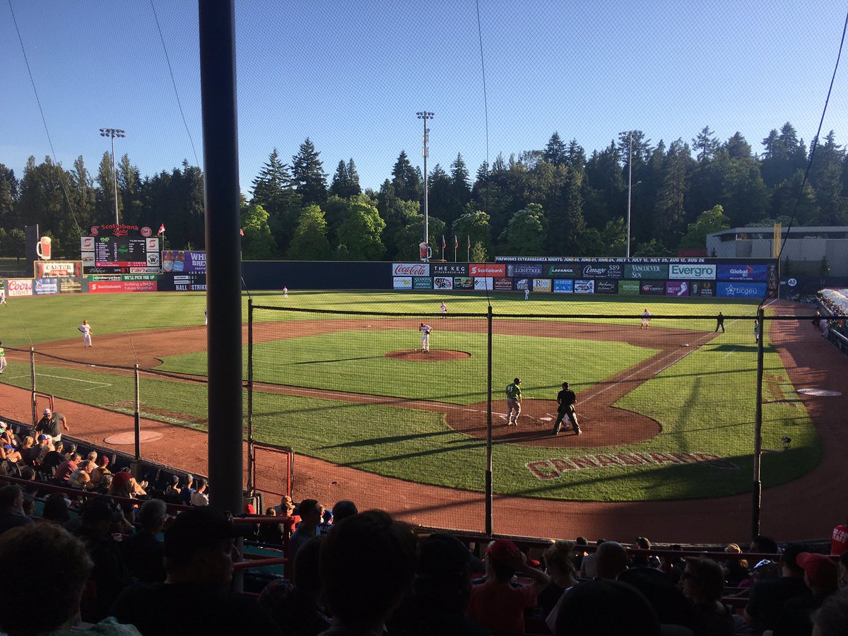 WumpaJuice's tweet image. Go Canadians!
#atthebat #baseballbro #twobeersin