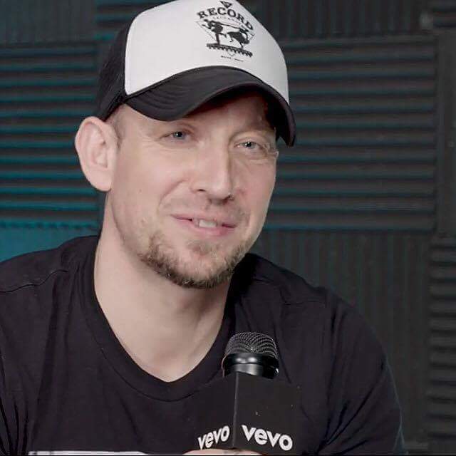 volbeatlizard's tweet photo. #TPIF and its my birthday! 🎂🎉🎈
have a good weekend #volfamily #volbeat #poulsenbirthdaywishes @VolNazz @dat_bine @fin_flikka @voldotBEAT https://t.co/Xa9VkUqjQJ