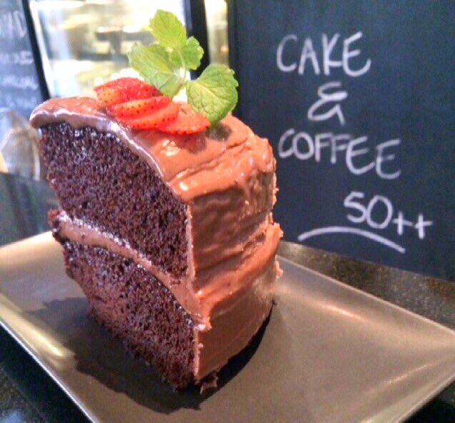 cafecouscous's tweet photo. Vegan Chocolate Coconut Cake, the sweetest vegan treat ever 🍰. Plus FREAK #coffee ☕️, only IDR50K.
#VeganCake #CafeCousCous #BaliCakes #Bali https://t.co/iKxqEnW9N0