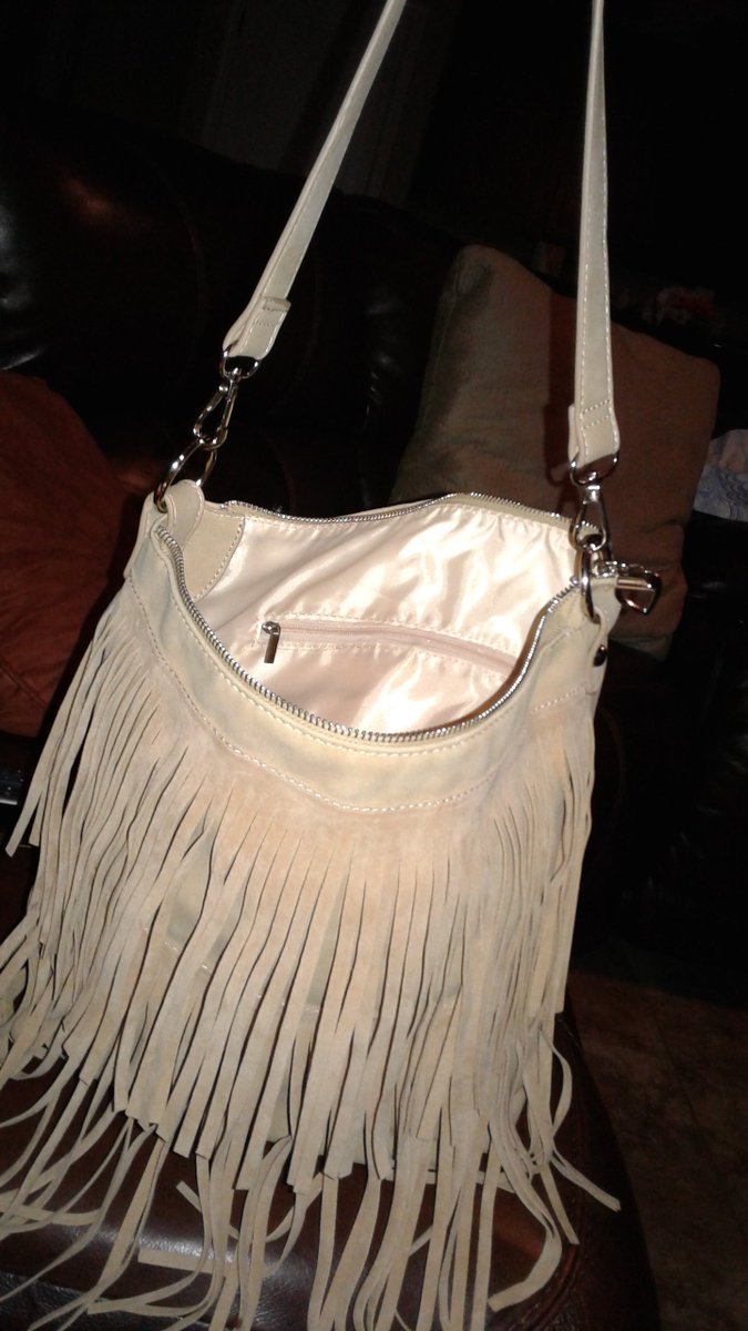 kathyrobinson19's tweet photo. Nice "suede" purse that is retro and modern. I love it! Great size for lots of items. Two straps! #StarReviews #Ad https://t.co/e3maWpZoPD https://t.co/vS7CXKRUZX