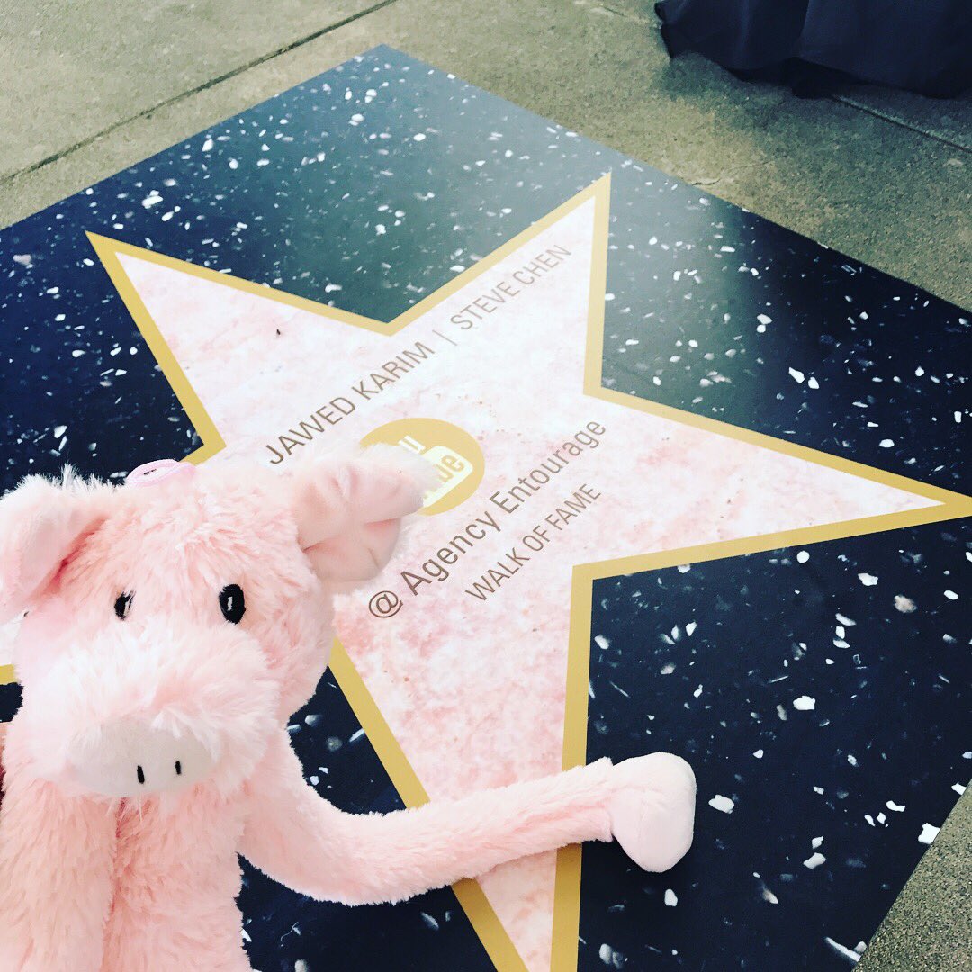 Travelin_Ashley's tweet photo. Piglet & I had a blast at @AgencyEntourage's event in honor of #SocialMediaDay! #aegr8 #smday #thinpigadventures https://t.co/2oirsf0ZQR