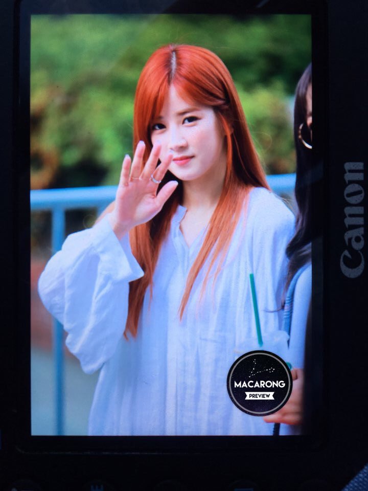 Rongfanbase's tweet photo. 170630 Chorong #에이핑크 #박초롱 (@Apinkpcr) Going to KBS Music Bank by macarong https://t.co/SUsHAzhqDO