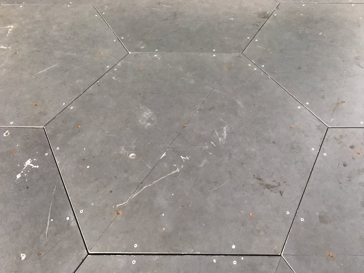 Hey #CGISeattle check out this cool mathematical stage by the waterfront! #CGImath cc: <a href="/Trianglemancsd/">Christopher Danielson</a> @TracyZager <a href="/bstockus/">Brian Bushart 🏳️‍🌈</a> <a href="/wahedahbug/">Sadie Estrella 🏳️‍🌈</a>