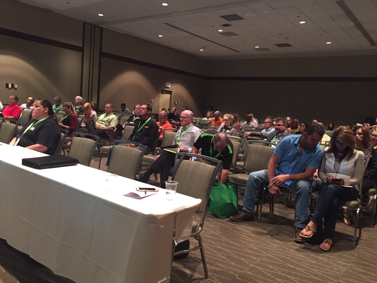 theroyadcock's tweet photo. Convention was awesome. Had a blast with our franchises in our workshops. #seattle2017 #SPCON17 #SERVPROduck https://t.co/agC3bfsOT1