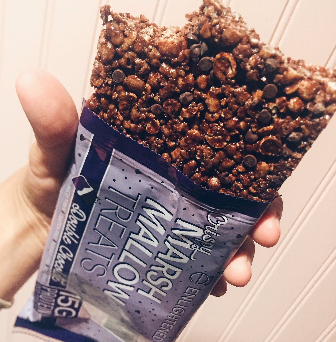 DesireMichelle's tweet photo. Bite me off a piece of that😍 🍫  @eatenlightened #eatenlightened #proteingoodness https://t.co/FTDjqWZXDA