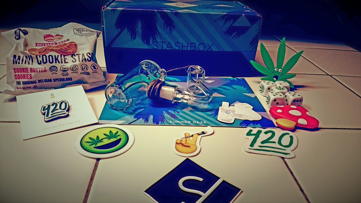 KMTime_'s tweet photo. @GetStashbox Loved this month's theme Summer Daze! We gotta say that we love the new products the boxes and themes! Keep it up #getstashbox https://t.co/jbUz889kZc