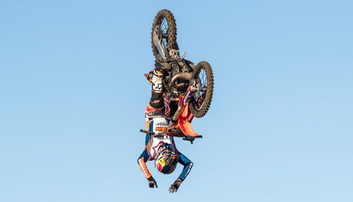WATCH: Levi Sherwood lands first ever double backflip without hands
newshub.co.nz/home/sport/201…