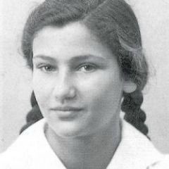 ndomamma's tweet photo. Mes sincères condoléances a sa famille !
Une grande européenne est partir. https://t.co/kh9nqo9pKG