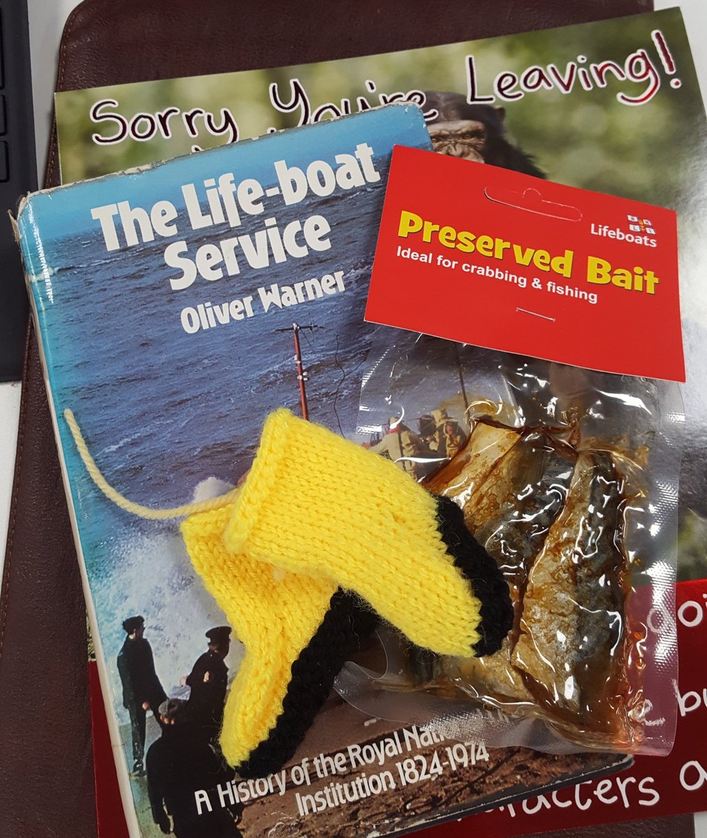 jonkrnli's tweet photo. Leaving presents that define a legacy...mackerel, knitted goods and 2nd hand books. I'll treasure em all (maybe not the fish) https://t.co/Q5sWe2XdvF