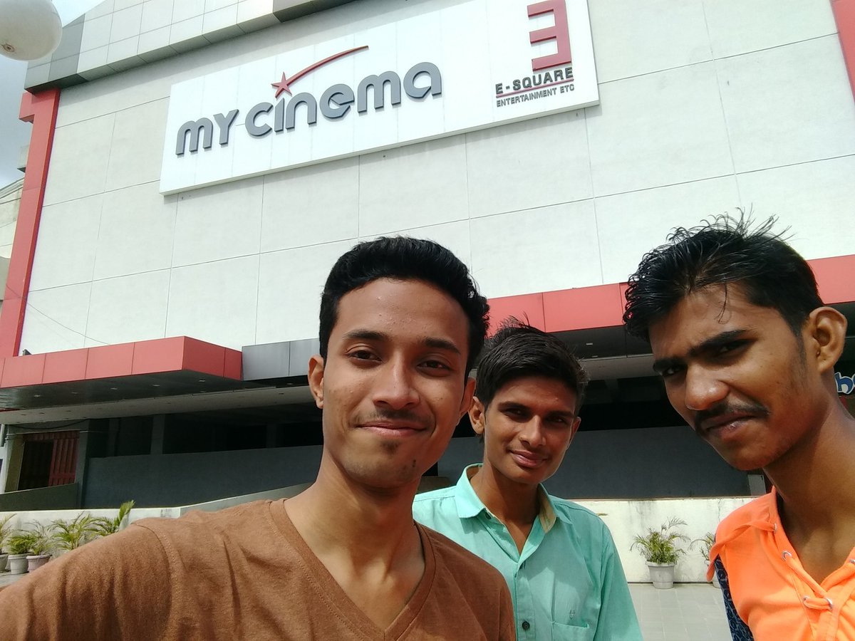 KrushnaK9's tweet photo. Finally watched Transformers The last Knight #Transformers5 @ParamountPicsIN #firstdayfirstshow best movie #transformersindia @transformers https://t.co/ME658AvpQH