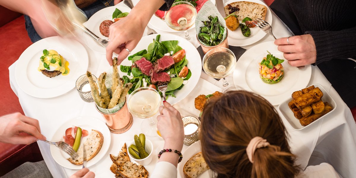 Come and join us for lunch, our small plates menu has something for everybody! #lunchgoals #fridayfeeling #treatyourself