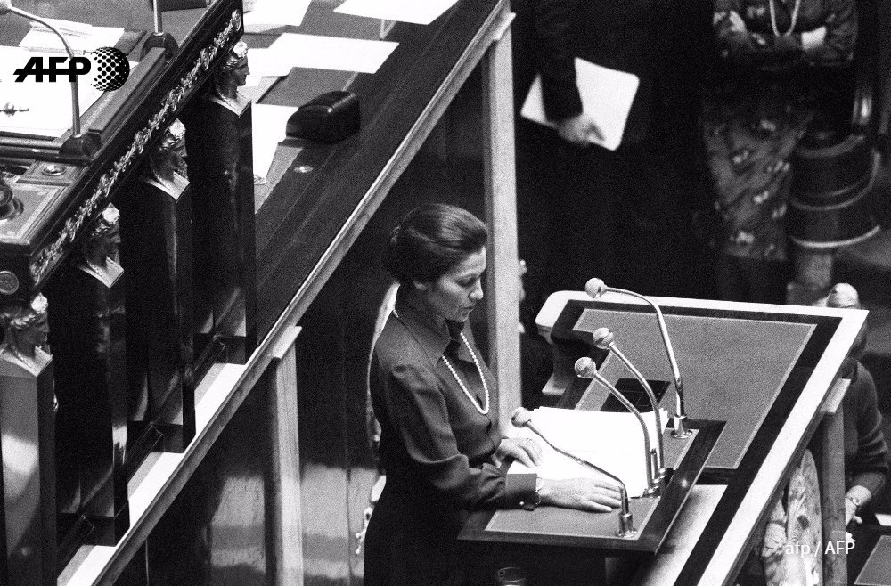 afpfr's tweet photo. Il y a un peu plus de 40 ans, le rude combat de Simone Veil en faveur de l'IVG https://t.co/HH3qupfNhs #AFP https://t.co/UNgLID6ElZ