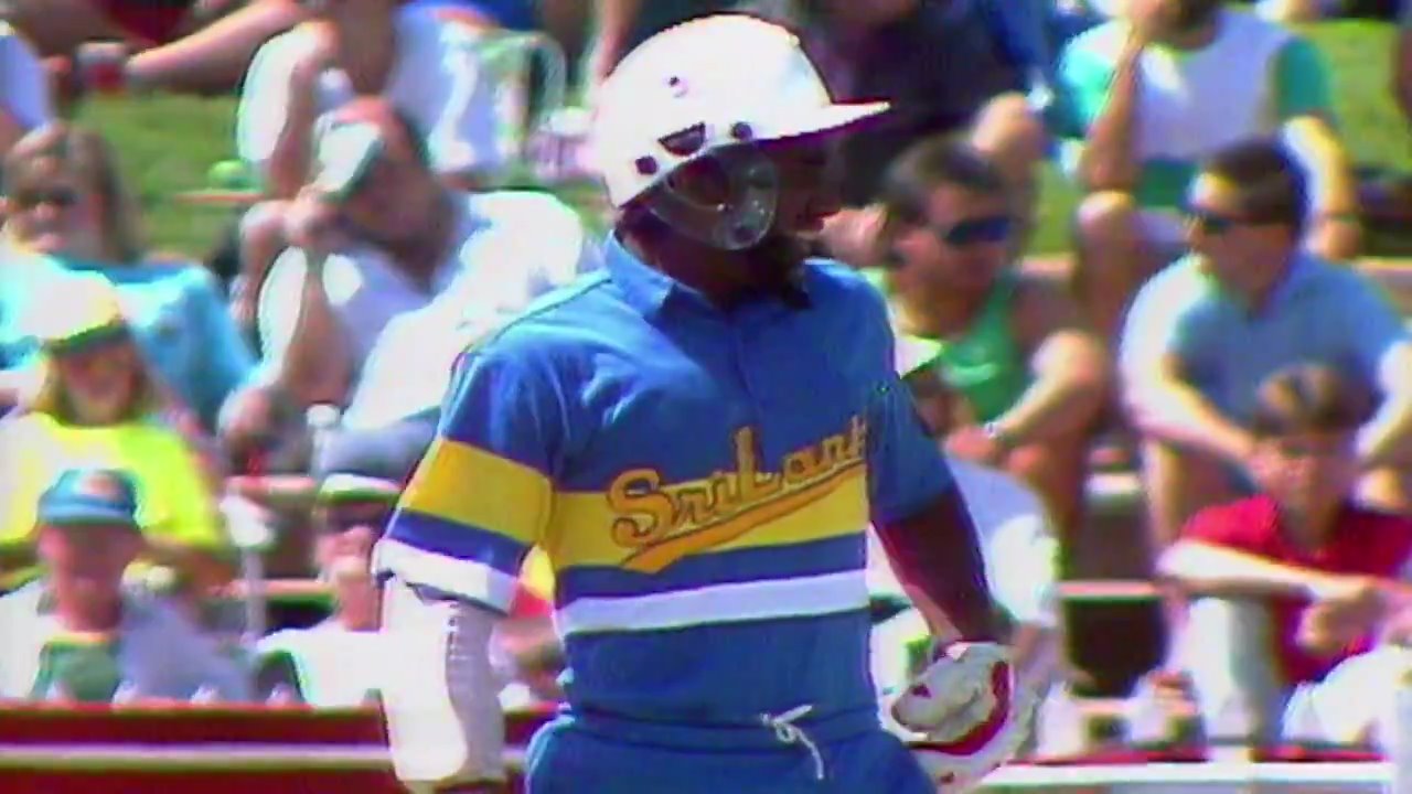 Happy 48th birthday to Sri Lankan legend Sanath Jayasuriya - one of the most exciting batters to play the game! 
