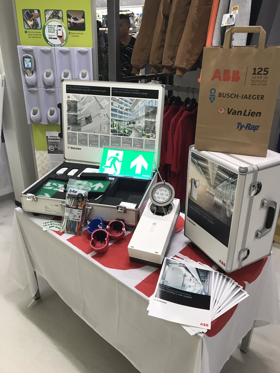 Bothjes's tweet photo. Vandaag balieochtend @TULeiden #nieuw #Hiled @VanLien_NL @ABB_Installatie #125years https://t.co/8HftRVqnQL