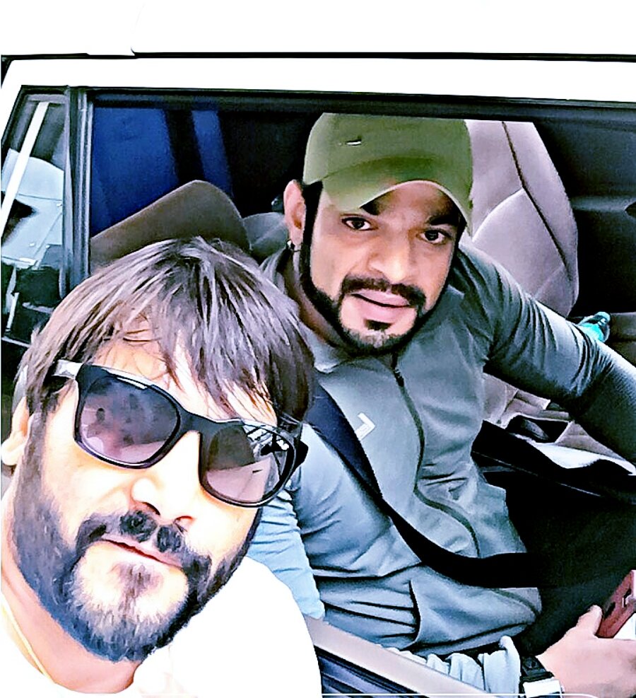 Priyadarsini_85's tweet photo. Ever Handsome and Hottie #KeyPee wid #Sablawatash ππππ₯π₯
#BackToMumbai β
#JaipurDairies
#CookStudioIndia
#KaranPatel
@TheKaranPatel β€β€ https://t.co/SG0bGQ4v9I
