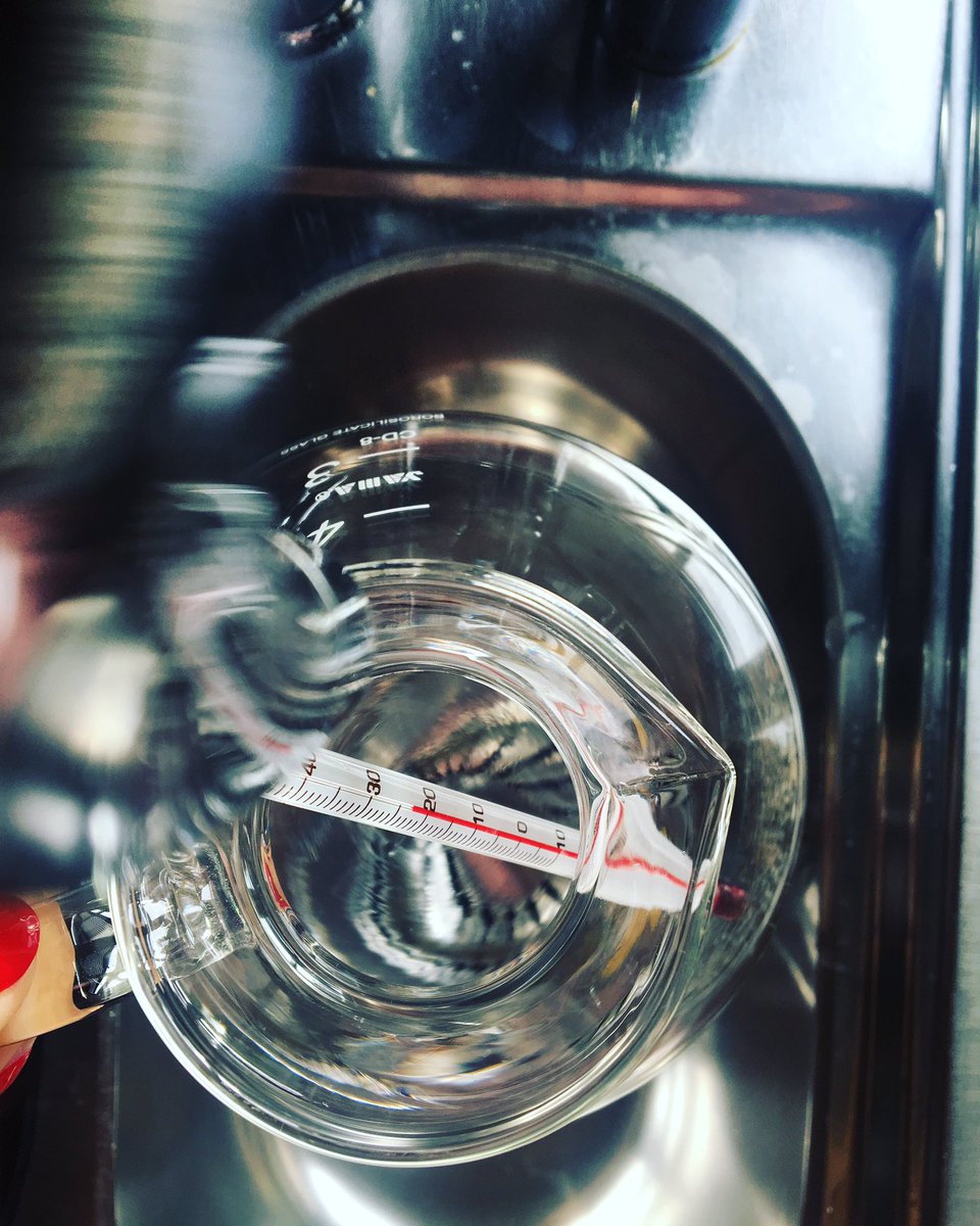 Hoe heter hoe beter! Als wij oolong zetten willen we ultra heet water! En dat halen we uit onze snelle <a href="/quooker/">Quooker HQ</a> ! #thee #oolong