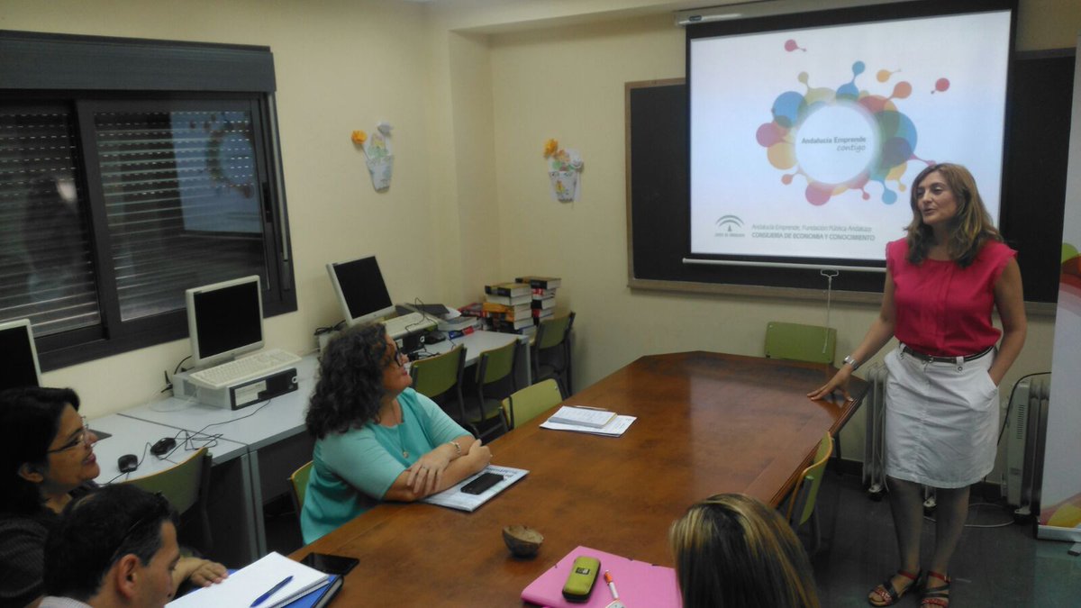 LanzaderaAlm's tweet photo. Gracias, Puri Fenoy Calvache, Técnica CADE Tabernas Programa de Internacionalización PIE/Erasmus Jóvenes Emprendedores
#LanzaderaAE #Viator https://t.co/UJJQvPh0Vi