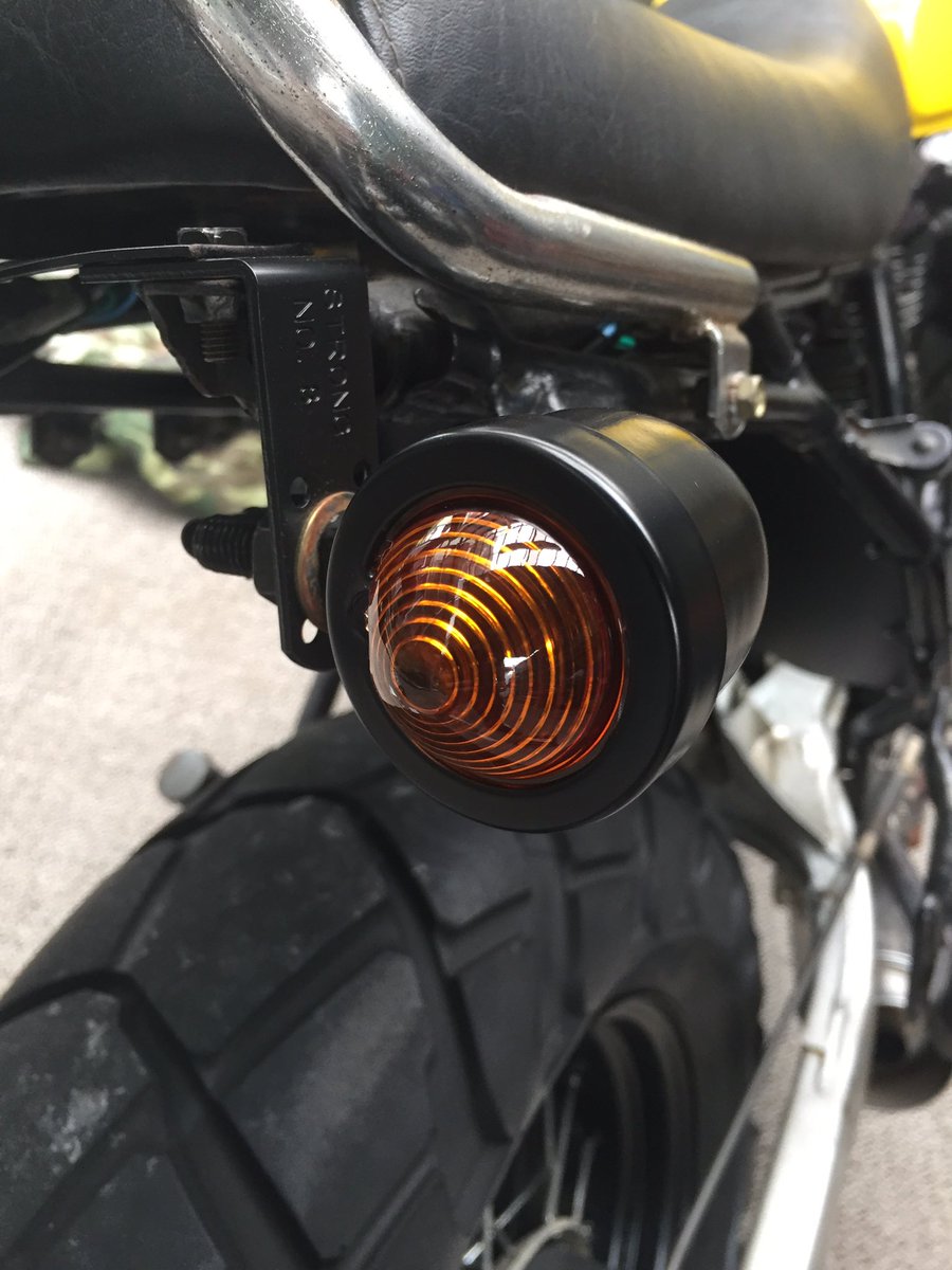 TW200J's tweet photo. ビフォーアフター
オクで買ったけどちょっとデカい…
また交換要員だなあ😇 https://t.co/rP7NkQLJuI