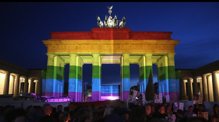 MyDaughtersArmy's tweet photo. Wunderbar! Germany passes same-sex marriage law in another victory for equality. 🇩🇪🏳️‍🌈

#LoveIsLove
#LoveWins
#Pride2017 https://t.co/dNYVVbr5tm