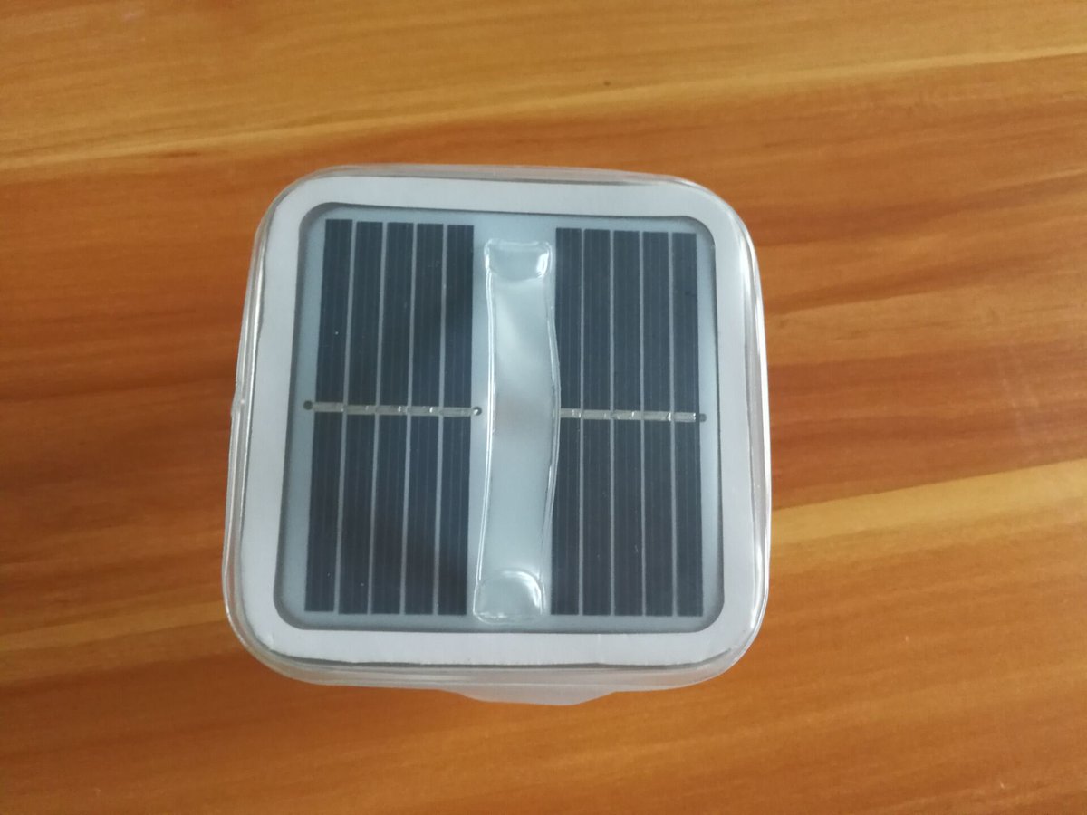 maqingchang's tweet photo. new solar foldable light in 2017! #solarLight, #SolarLamp. via https://t.co/pXgt6GhdT7 https://t.co/zWf3LFfVaZ