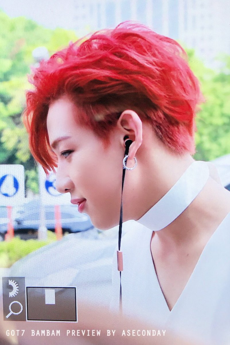 Aseconday_0502's tweet photo. 170630 Music Bank @BamBam1A 
#BamBam #뱀뱀 #GOT7 #갓세븐 
You are so amazing 🌹 https://t.co/FnonBcZQYZ