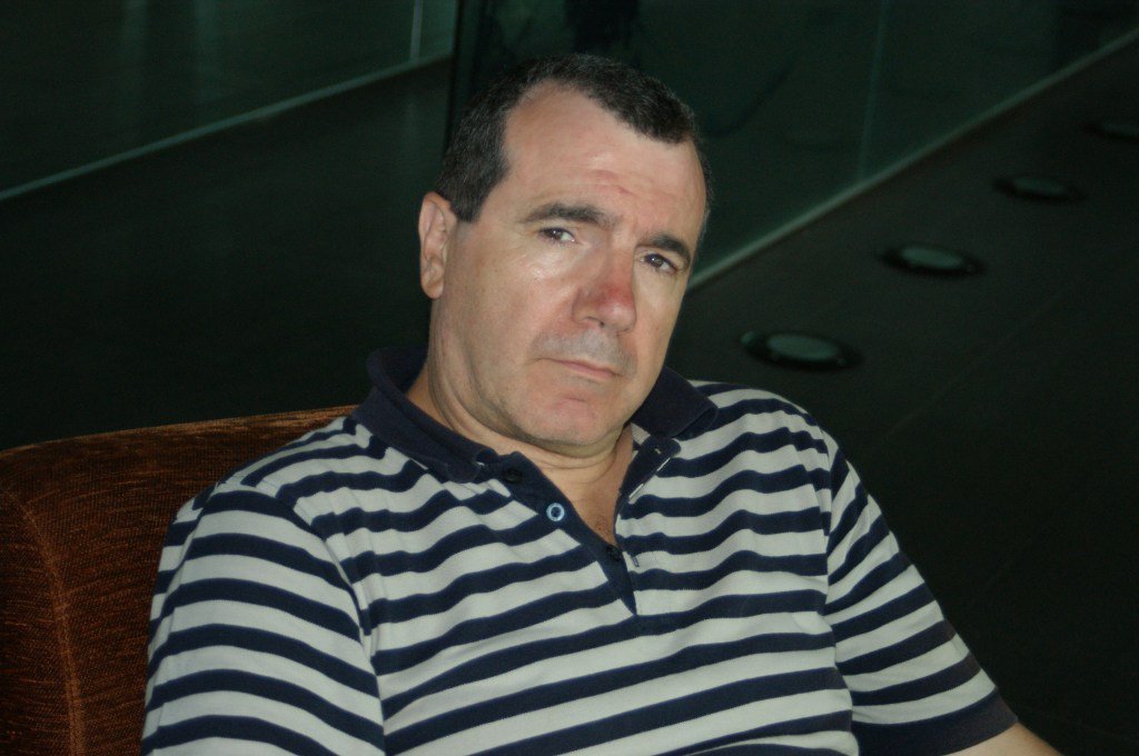 Presentem a… Emili Bayo cubellesnoirdotcom.wordpress.com/2017/06/30/pre…