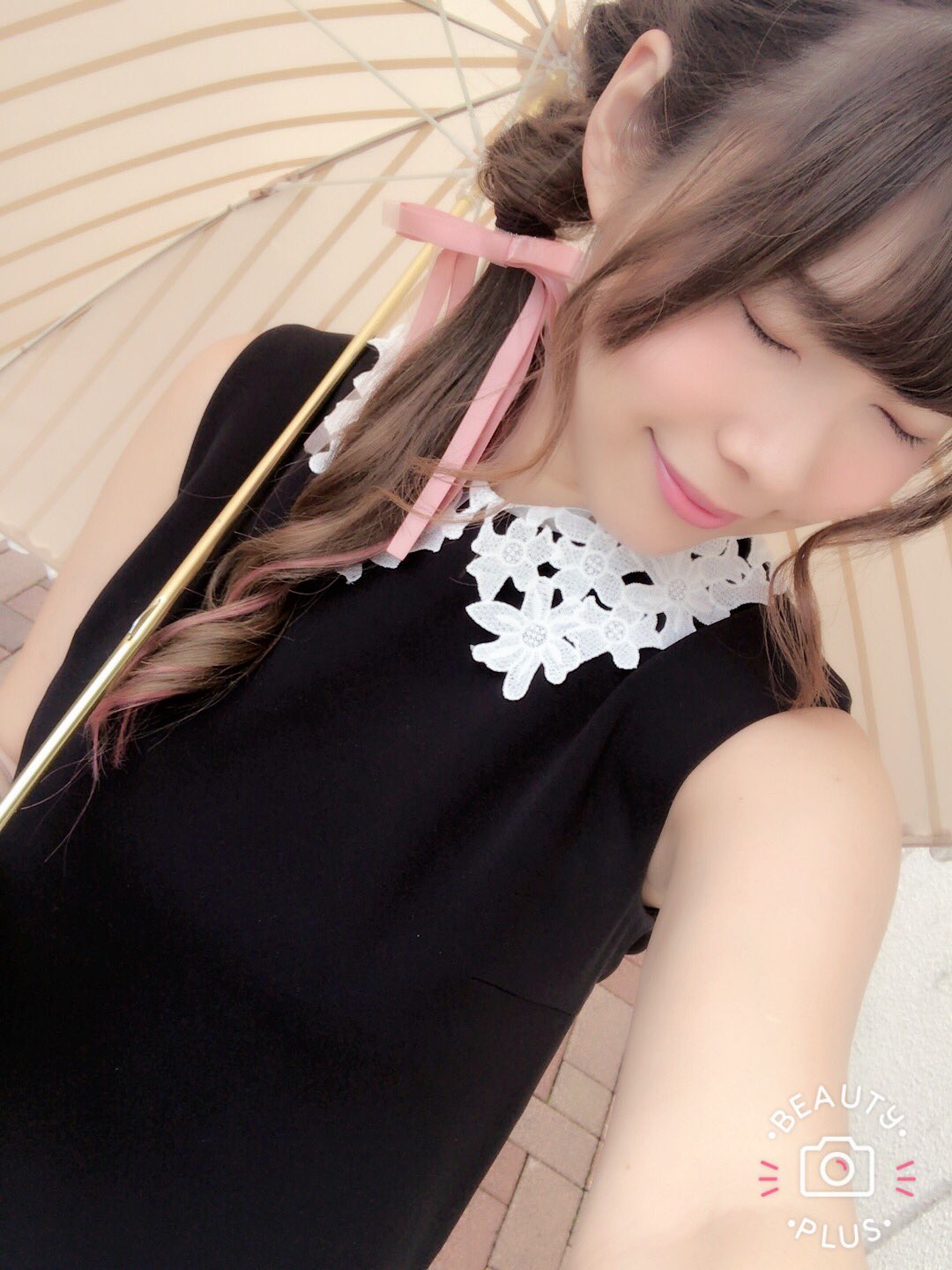 目を閉じた顔も可愛い結城ちか