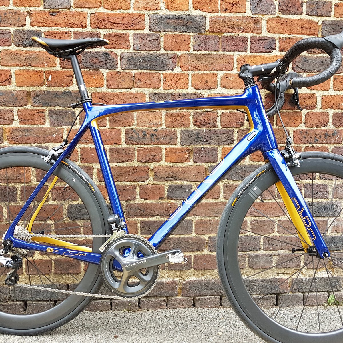 A new <a href="/OrroBikes/">Orro Bikes</a> #signature Gold STC collected by a customer of ours who shopped here #32years, now he has electric gears #rhyme #newbike