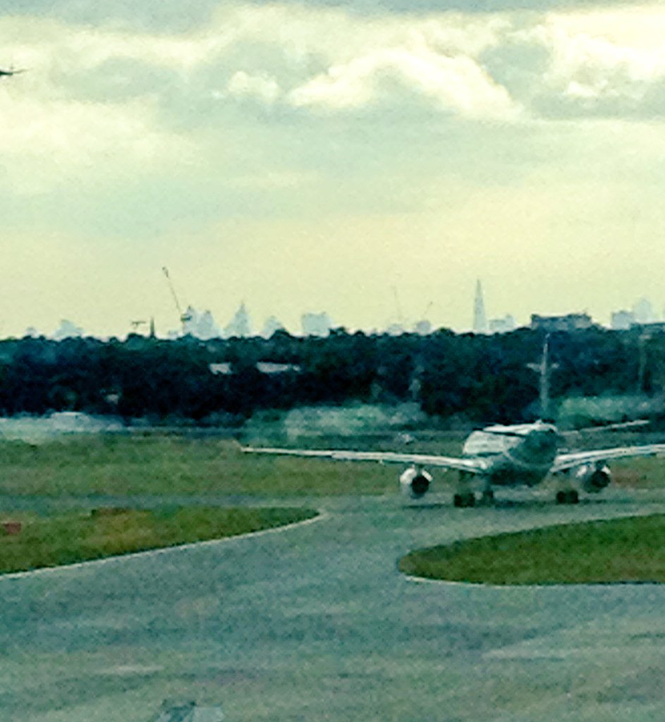 jasonfrancis71's tweet photo. Home for the next 14hrs & a great view of London's skyline from #viewheathrow observation deck. See u all later. https://t.co/YXA42rvWVM