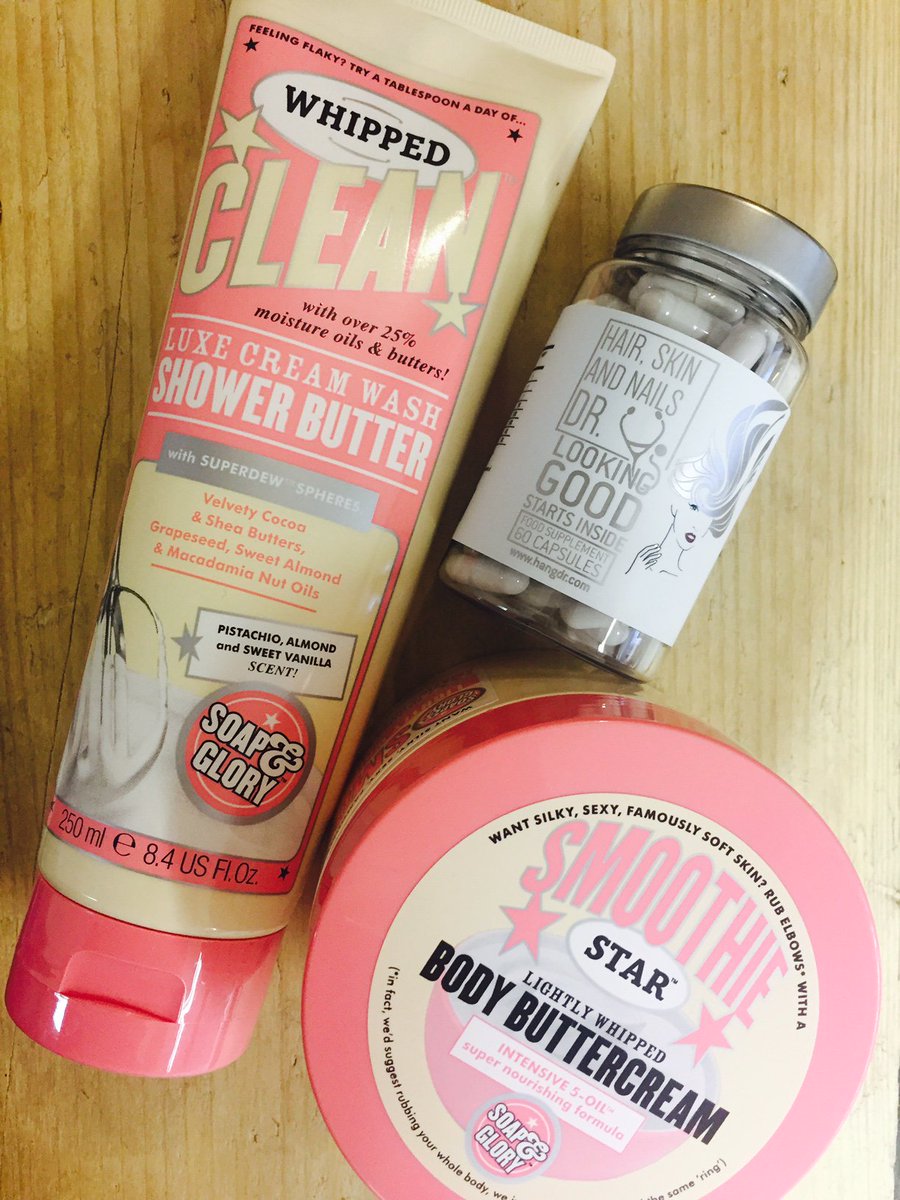 It's #FreebieFriday! To WIN this fantastic <a href="/SoapandGlory/">Soap & Glory</a> and <a href="/hangdruk/">HangDr.</a> prize RT &amp; FOLLOW us by 12 noon on Tues 4/7
#Win #competition