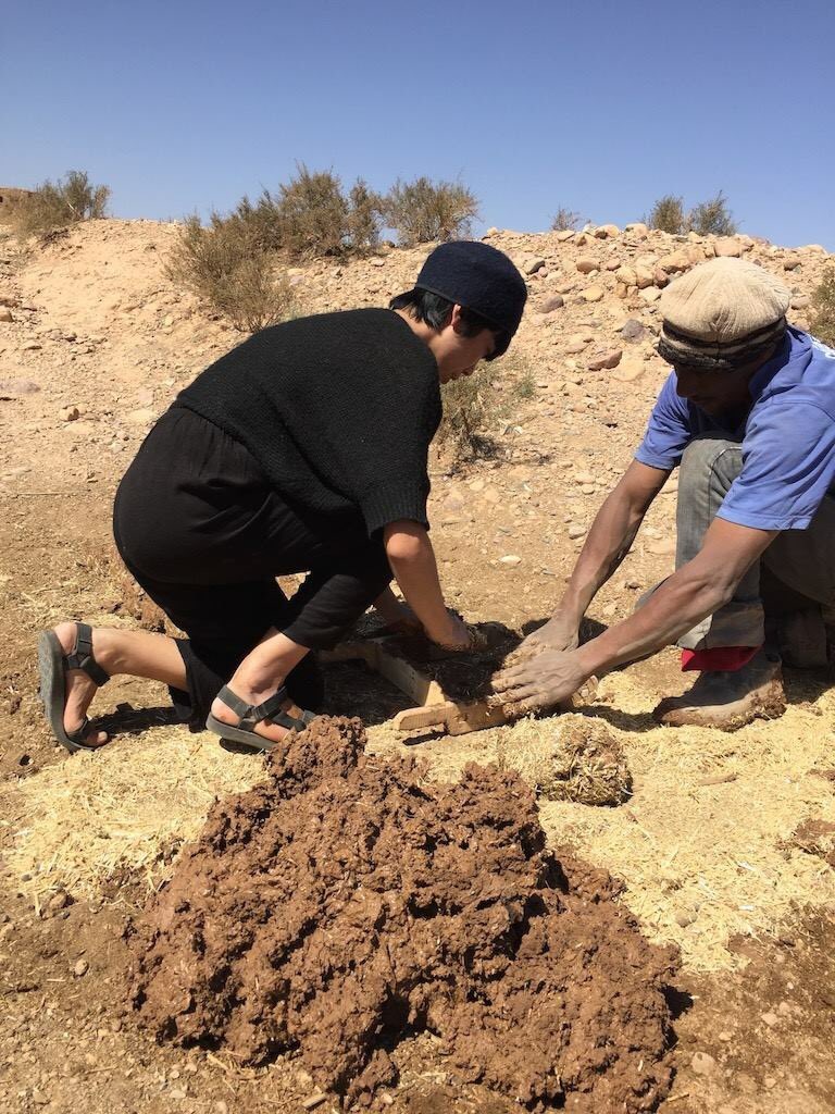 Kimvi_Nguyen's tweet photo. April 2017 Morocco, #tamnougalt #creativeden #artistinresidence #sitespecific response #mudbrick https://t.co/Qm8jkFgnwV