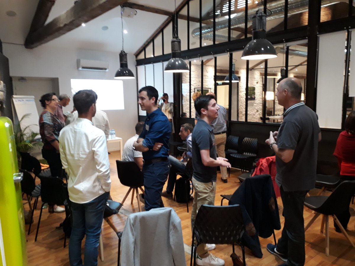 XaCHARLES's tweet photo. Nos 14 mentors ont brisé la glace avant d'abattre les montagnes qu'ils graviront avec leurs mentorés #SoGazMentors https://t.co/EhxuTIAC0F